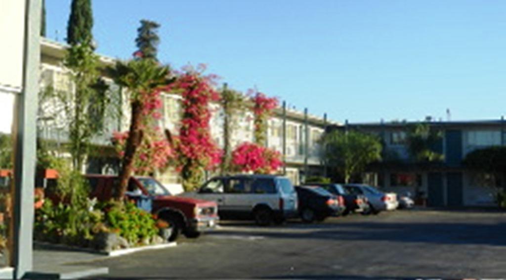 Antioch Executive Inn Exterior photo