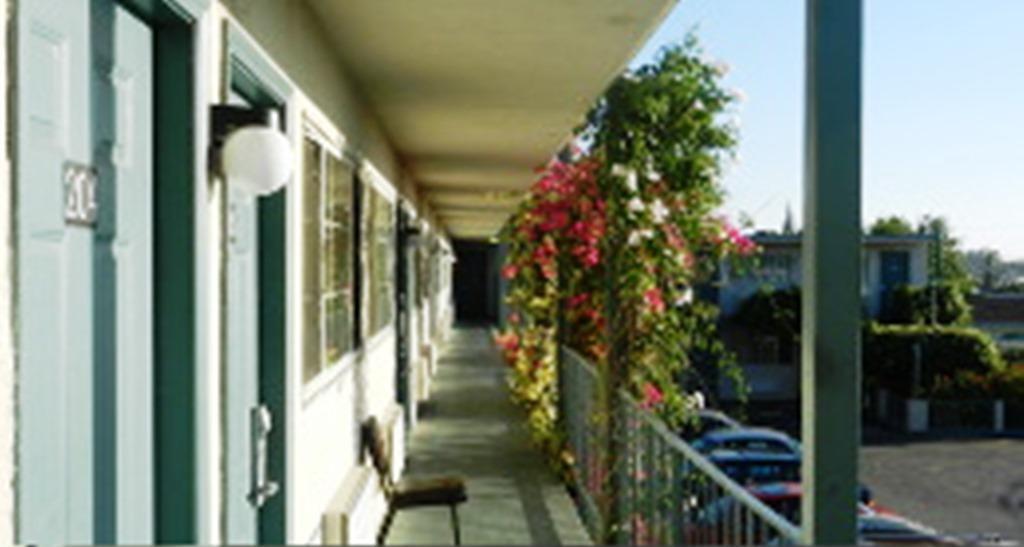 Antioch Executive Inn Exterior photo